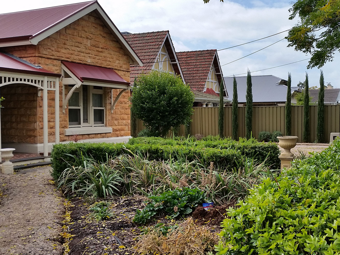Front Garden (Kingswood) Before Makeover Front Garden (Kingswood) Before